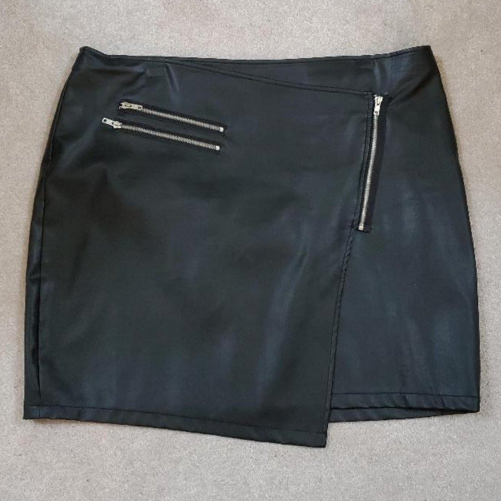 Faux Leather - Moto Skirt - 1X